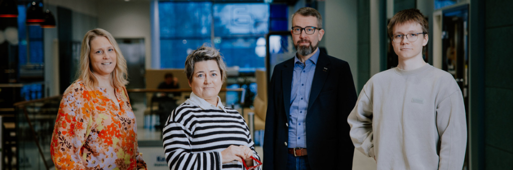 Ryhmäkuva, jossa kinnolaisia.