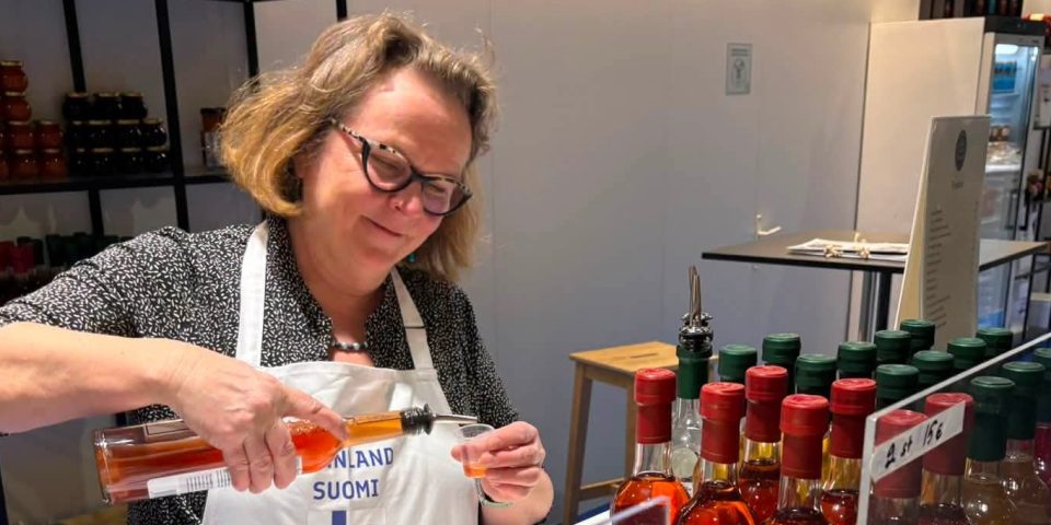 Kymenlaaksolaisten mehujen ja muiden elintarvikkeiden esittely Grüne Woche -messuilla.
