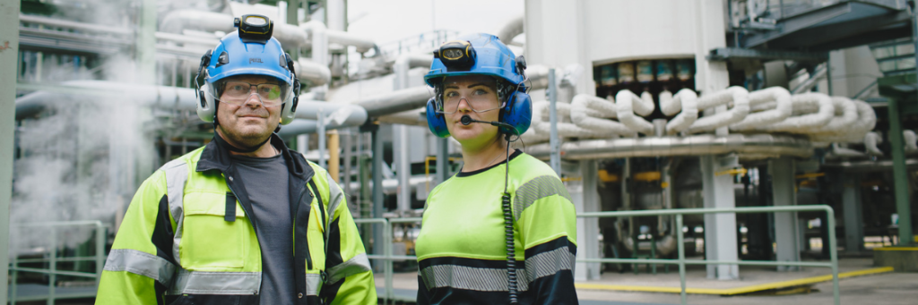 Työntekijöitä Solvay Chemicals Finladin Voikkaan tehtaalla